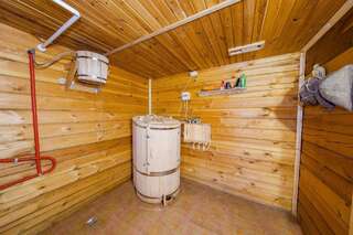 Загородные дома Gazdava Starina Cемейный номер с собственной ванной комнатой-16